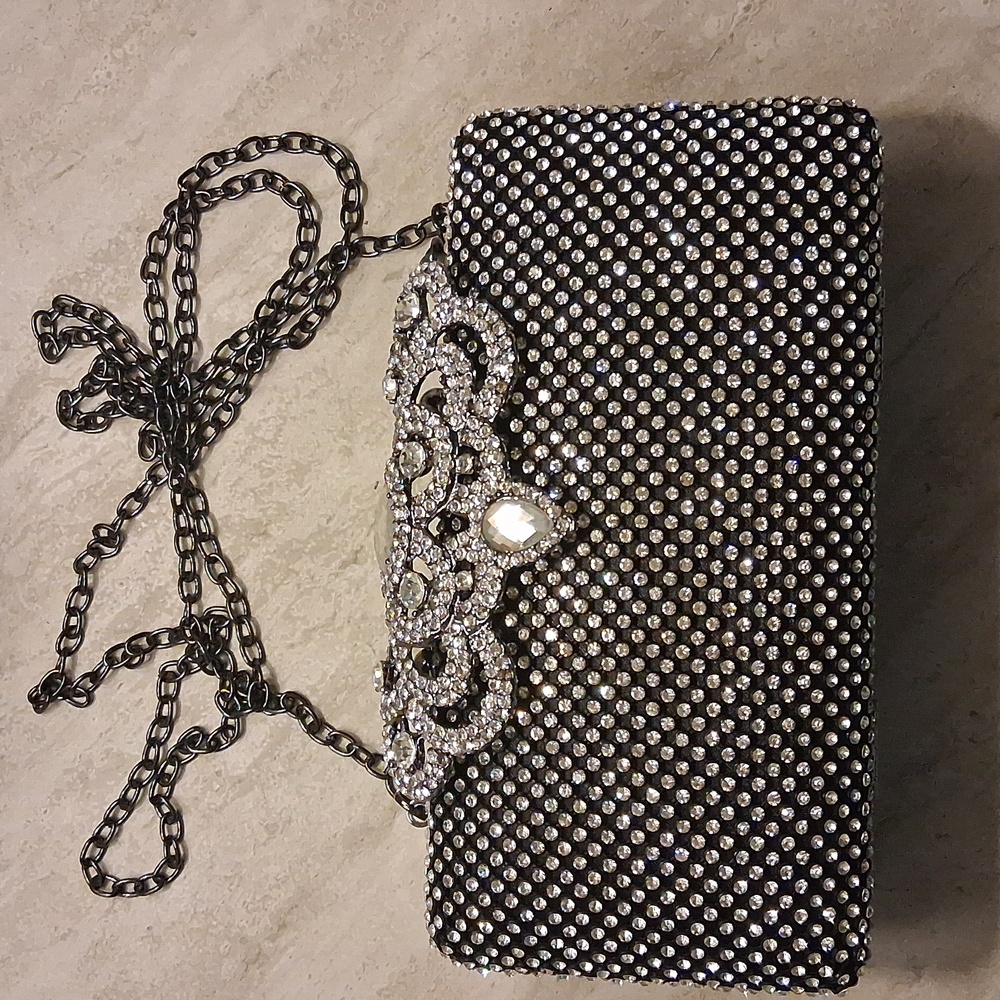 FAWZIYA Chic Black and Silver Embellished Clutch